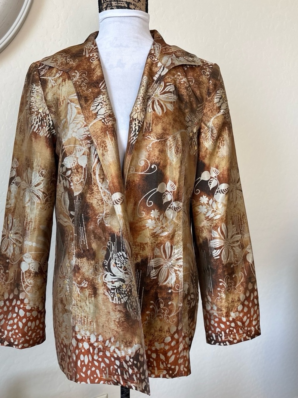 Chico's Brown Floral Print 73% silk Blazer Jacket open front. 1